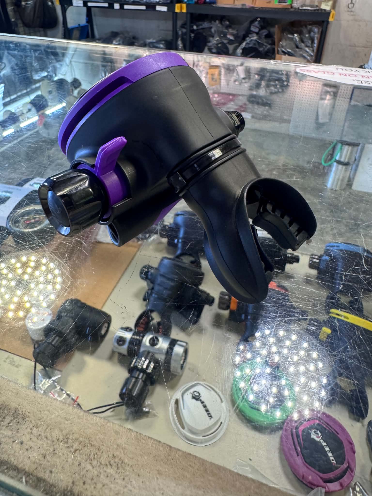 Deep 6 Signature Series 2nd Stage Regulator - Purple