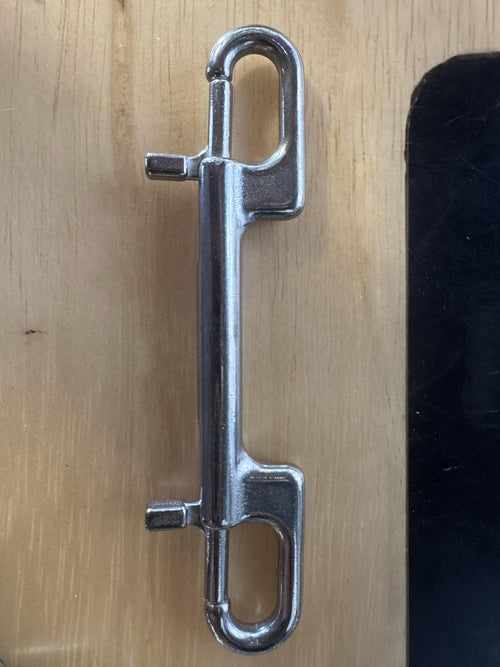Cave Adventurers Bolt snaps